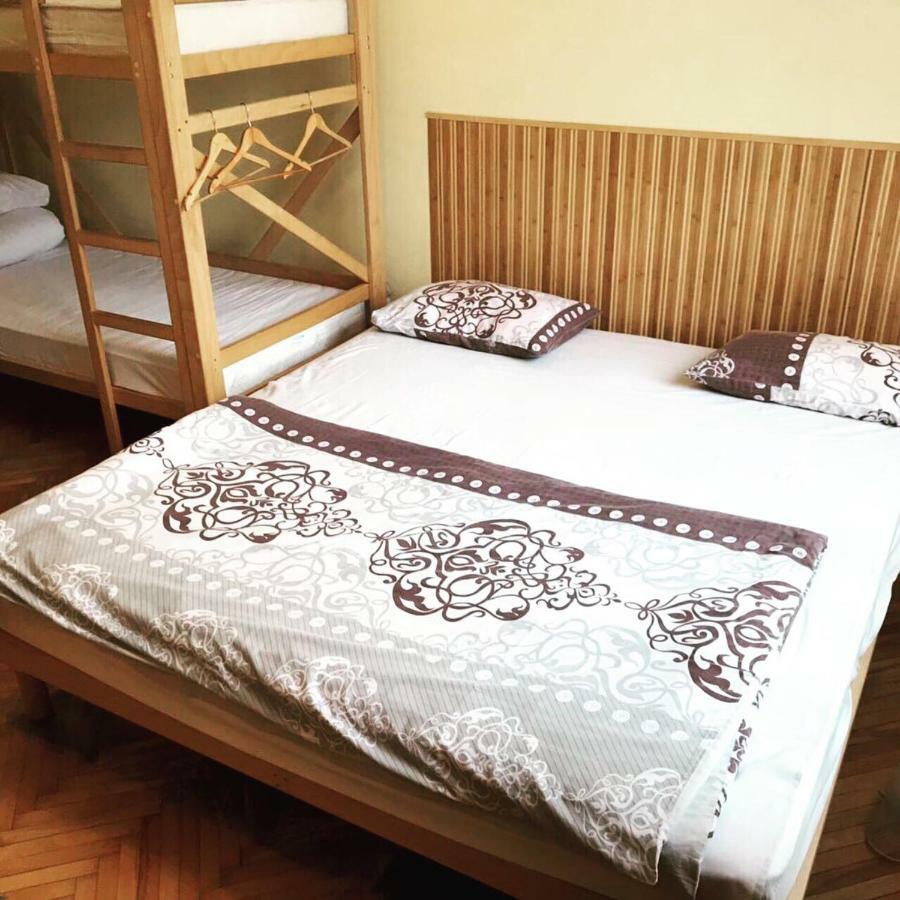 Like Hostel Chernivtsi Exterior photo